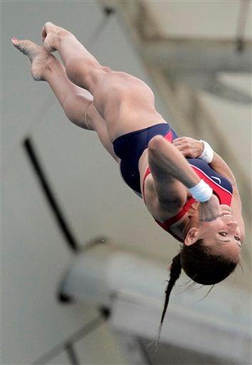 Espinosa peleó por proclamarse nuevamente campeona, logró el bronce en una gran competencia. FOTO: AP