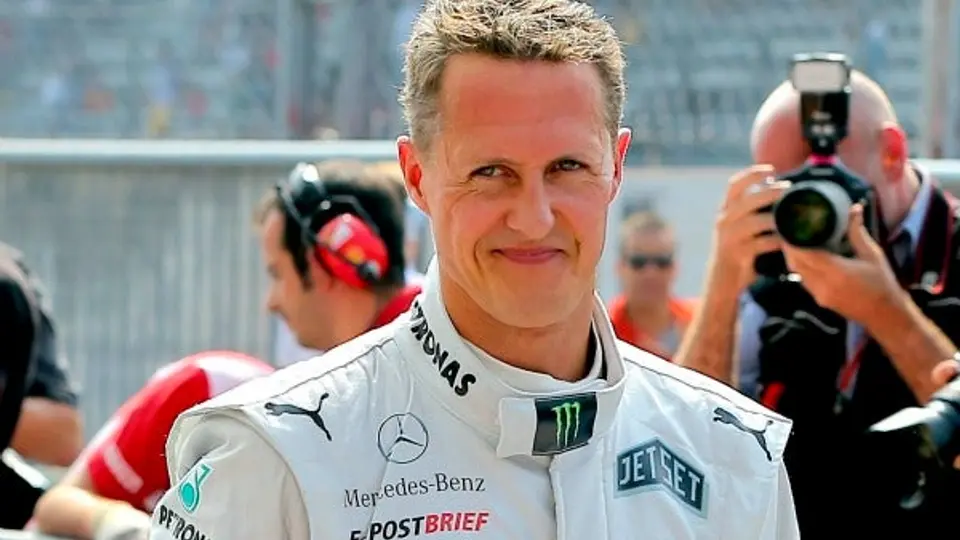 Mercedes quiere que Schumacher su quede