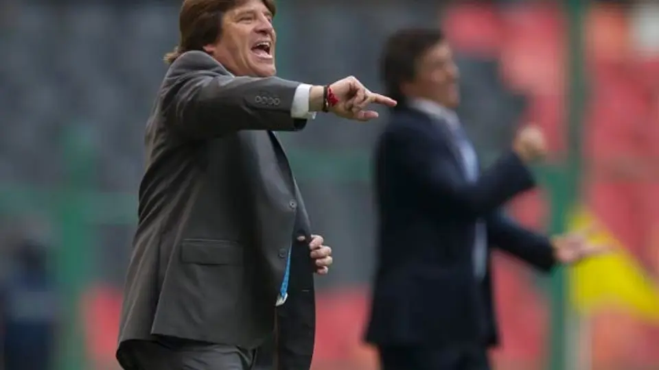 Molesto el Piojo Herrera tras empate con Morelia