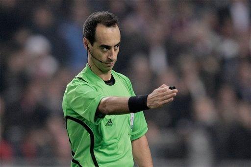 Las decisiones arbitrales fueron polémicas. FOTO: AP