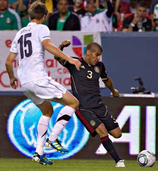 Salcido durante la primera mitad del encuentro. FOTO: MEXSPORT