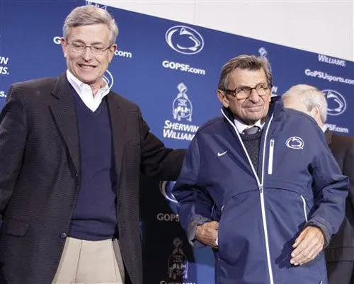 Joe Paterno, implicado en encubrimiento de abuso sexual