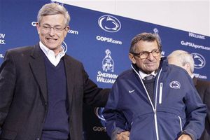 Joe Paterno, implicado en encubrimiento de abuso sexual