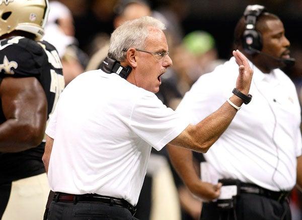 Joe Vitt arrancará la campaña como head coach interino por la suspensión de Payton | AP
