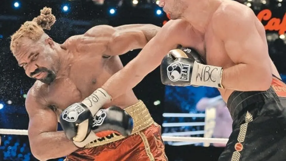 Hospitalizan a Briggs tras su combate con Klitschko