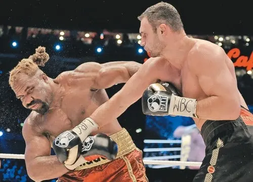 Hospitalizan a Briggs tras su combate con Klitschko