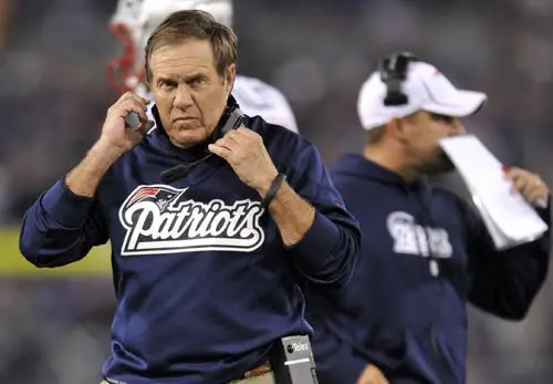NFL multa a Belichick por comportamiento contra árbitros