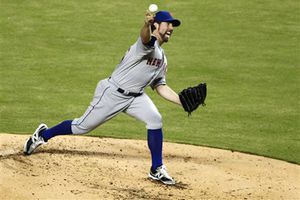 Dickey es superado por Filis en derrota de Mets