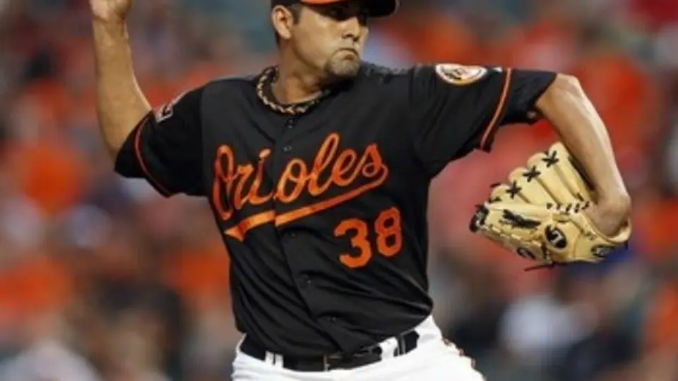 ?Orioles ejercen cláusula de Luis Ayala?