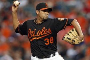 ?Orioles ejercen cláusula de Luis Ayala?
