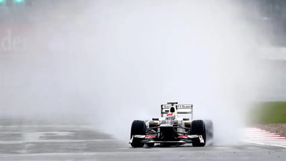 Checo' no se impresiona por mal clima