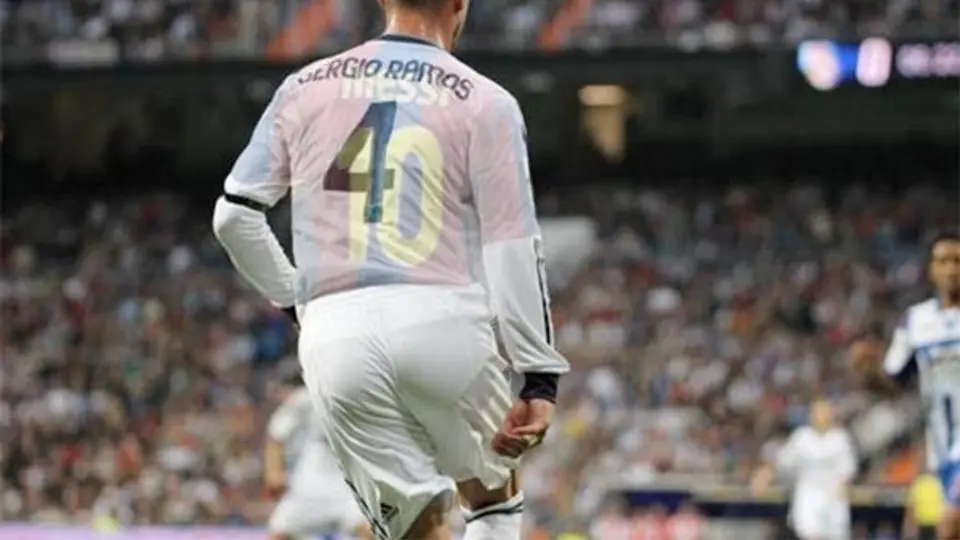 Sergio Ramos 'viste' la playera de Messi