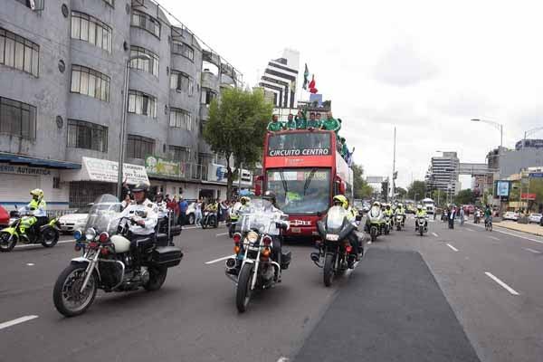 El turibús donde fueron transladados fue protegido por un fuerte dispositivo de seguridad. FOTO: ÓSCAR RAMÍREZ