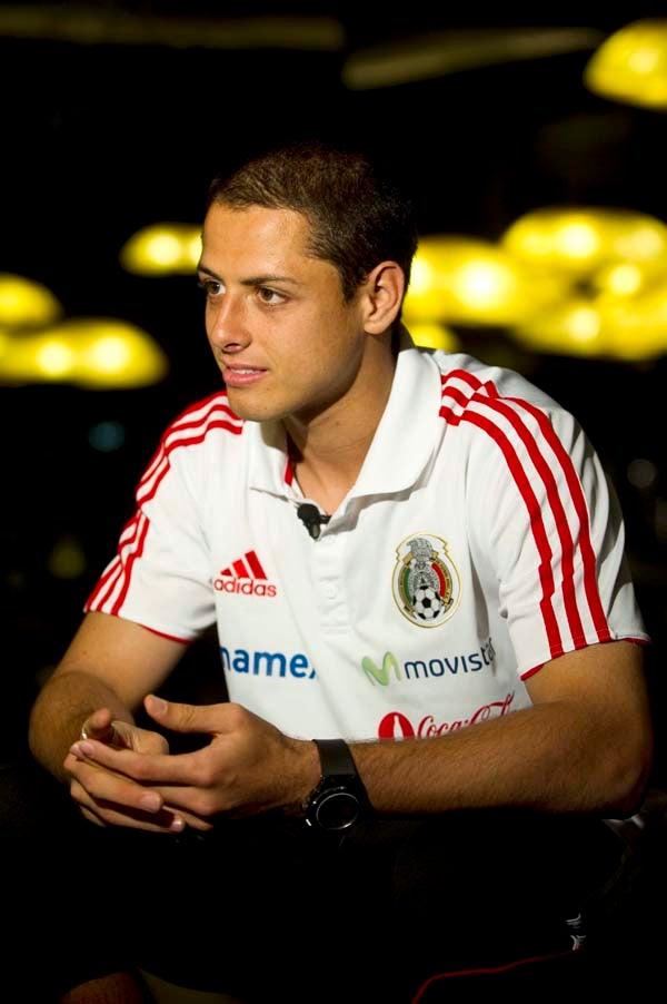 Chicharito también es muy solicitado. FOTO: CÉSAR VICUÑA