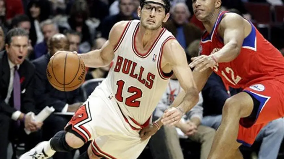 Chicago se impone de manera apretada a Filadelfia
