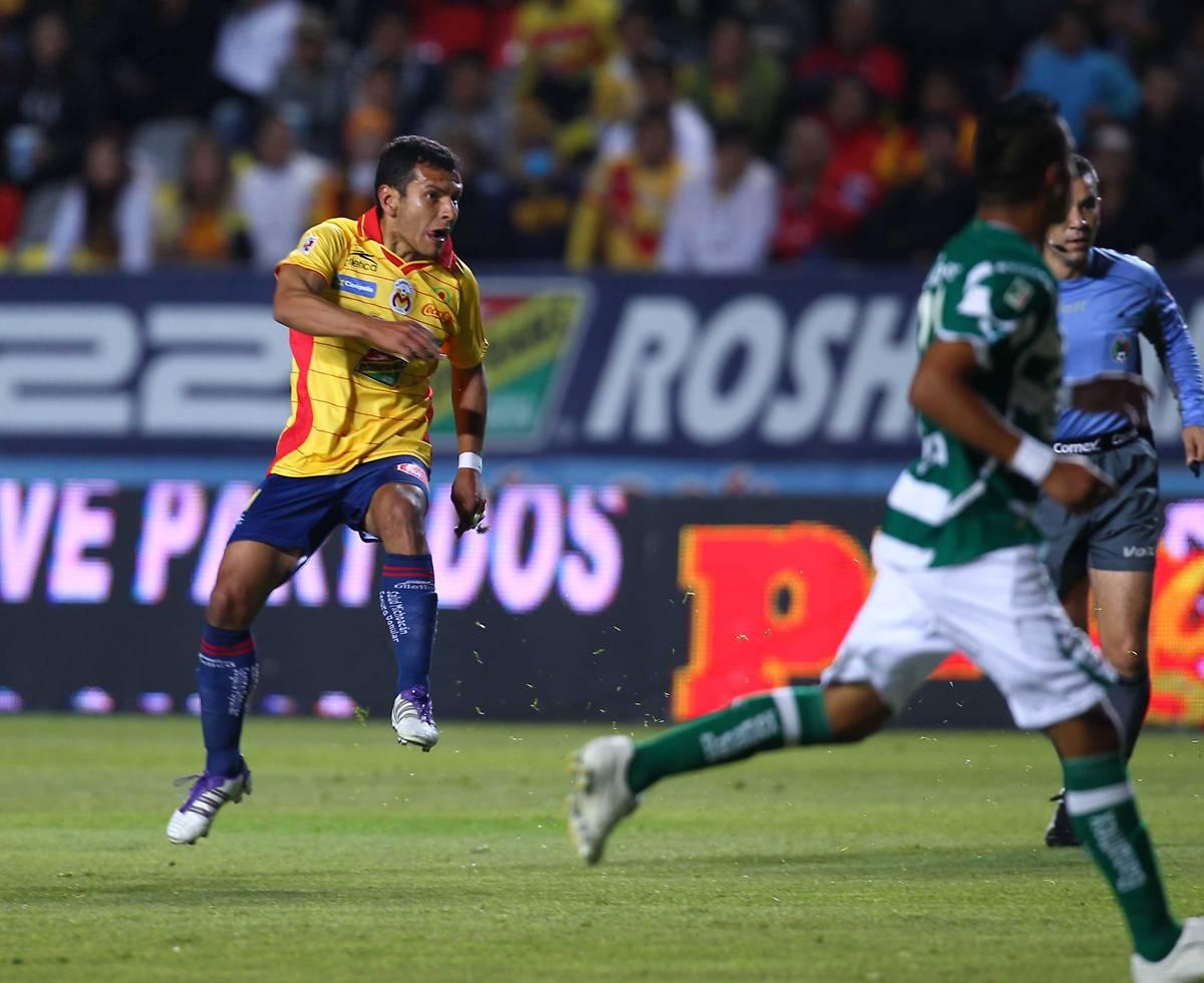 Lozano metió un golazo desde tres cuartos de cancha. FOTO: BERNARDO MALDONADO