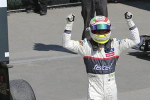 Sergio Pérez destaca el gran trabajo del equipo en pits