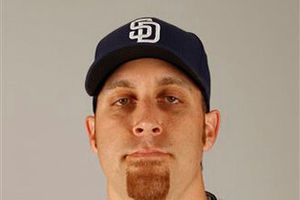 Harang firma con los Dodgers