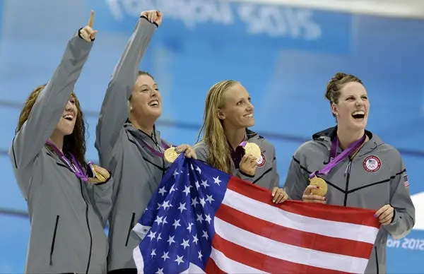 Estados Unidos suma Oro y récord olímpico en 4x200 libre