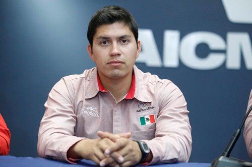 Juan René Serrano se mostró serie en la conferencia | MIGUEL PONTÓN