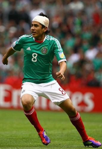 3. JULIO GÓMEZ Su gol de chilena contra Alemania, aún con una herida en la cabeza, es ya un icono del deporte nacional