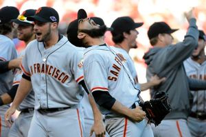 ?Gigantes remonta a Rojos y van a la Serie de Campeonato