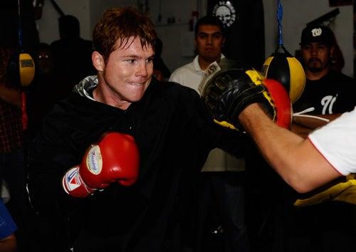 Saúl Álvarez finalizó su preparación para exponer su título Superwelter del CMB ante Ryan Rhodes (FOTO: GENE BLEVINS-HOGAN)