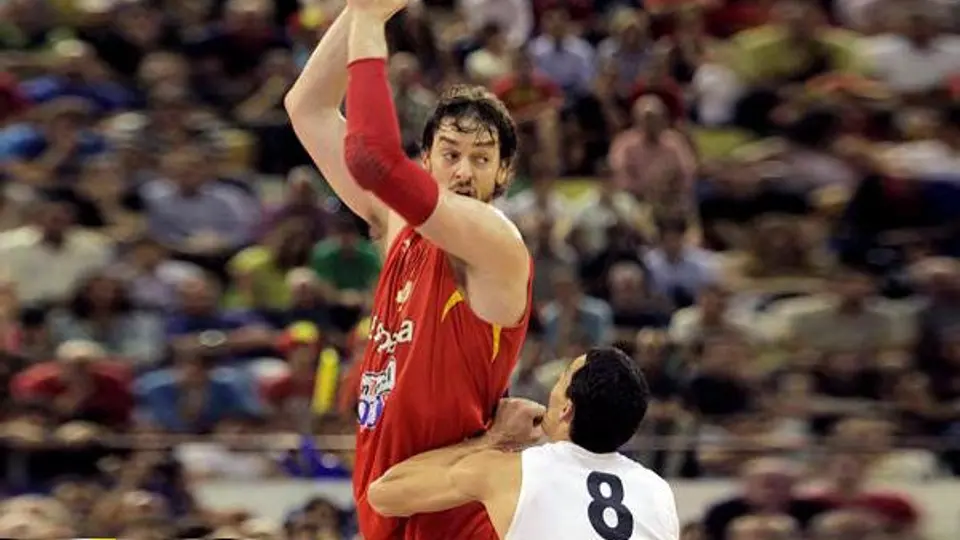 Gasol guía a España a victoria sobre Argentina