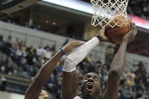 Hibbert guía a Indiana a la victoria 91-79 sobre Detroit