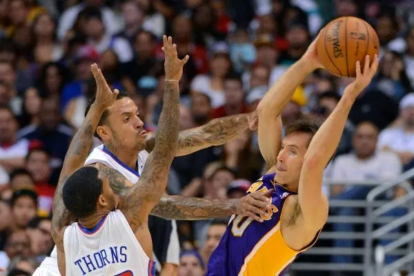 Lakers pierden séptimo partido seguido, ahora ante Clippers