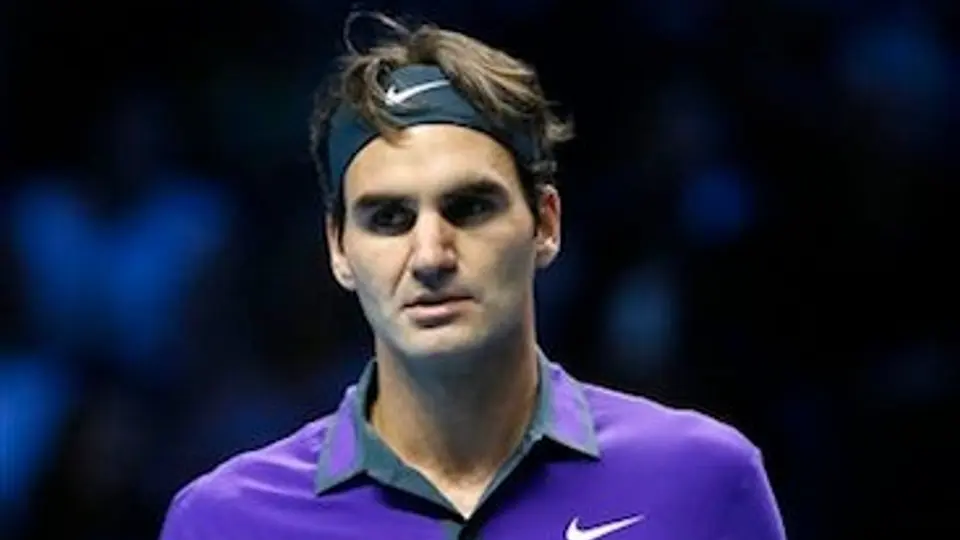 Federer abre su participación en Londres con victoria