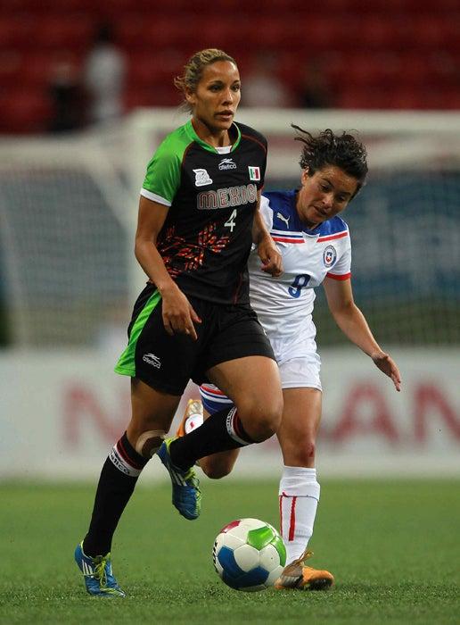 Las mexicanas participan en la competición al enfrentar a Chile. FOTO: MEXSPORT