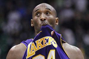 Jazz supera a Lakers que no levanta en la campaña