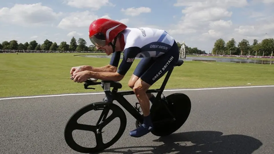 Wiggins se lleva la contrarreloj