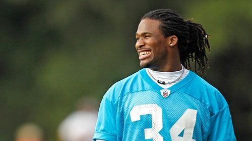DeAngelo Williams aporte terrestre a la ofensiva | AP