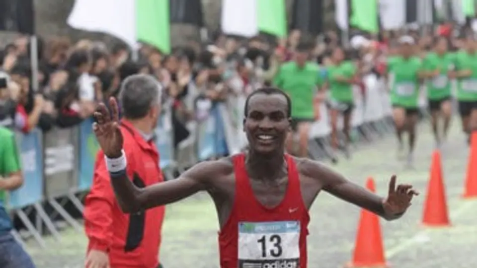 Africanos dominan la Maratón de la Ciudad de México