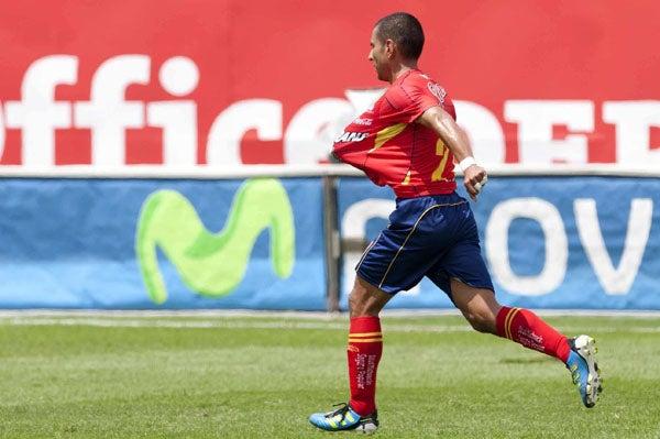 Jimmy Lozano marca dos para morelia, uno al minuto 39 y el segundo al 78. FOTO: MEXSPORT