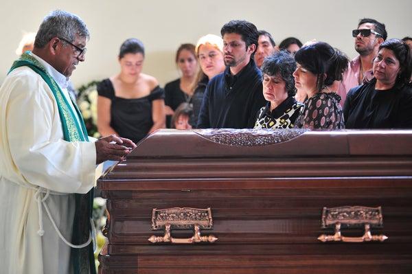 Se ofreció una misa de cuerpo presente. FOTO: MIGUEL PONTÓN