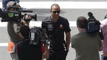 Hamilton espera tener un auto más competitivo en 2012