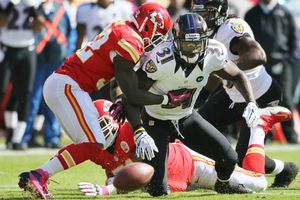 Cuervos vence a Jefes en duelo defensivo