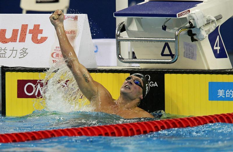 Lochte logra llevarse la medalla de oro en Shangai. FOTO: EFE