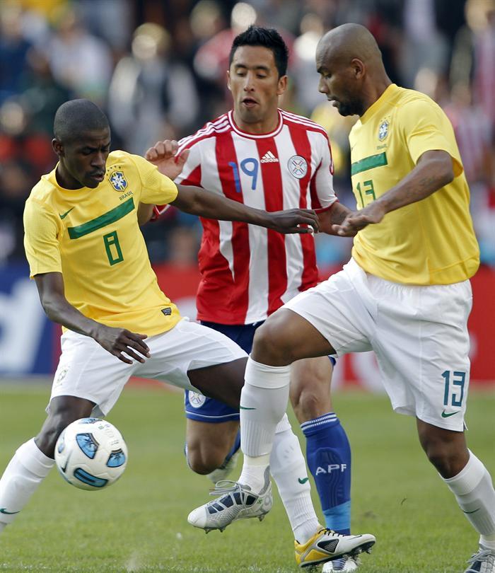 Ambas escuadras salieron con todo. FOTO: EFE