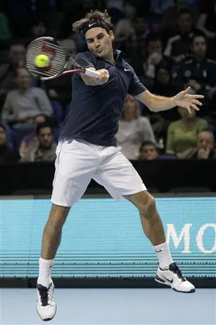 Federer se impone a Tsonga en el inicio de la Copa Masters