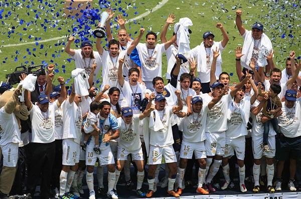 Los jugadores posaron para la foto del recuerdo. (FOTO: MEXSPORT)