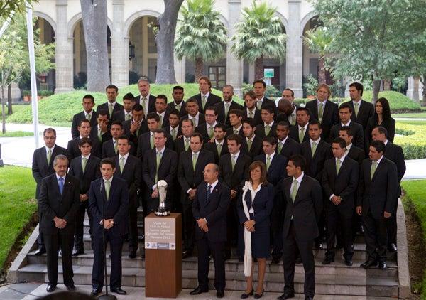 El Presidente, Felipe Calderón recibió en Palacio Nacional a Santos | BERNARDO MALDONADO