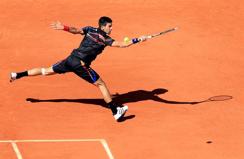 Djokovic avanzó a la tercera ronda del Abierto de Francia. FOTO: AP