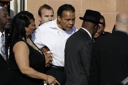 Joe Frazier recibe el último adiós