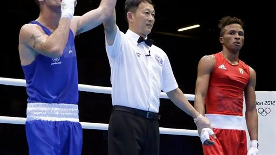 Nevin va por el Oro en boxeo olímpico