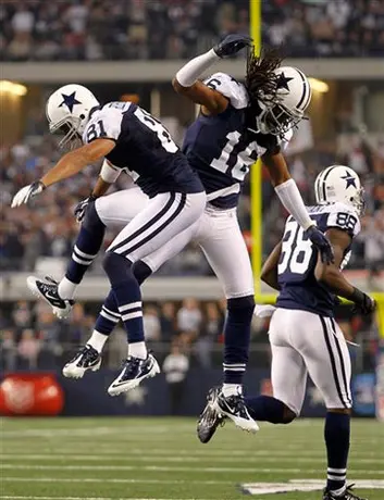 Dallas vence 20-19 a Delfines con un gol de campo