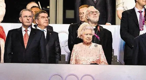 La Reina Isabel no asistirá a la Clausura de JO